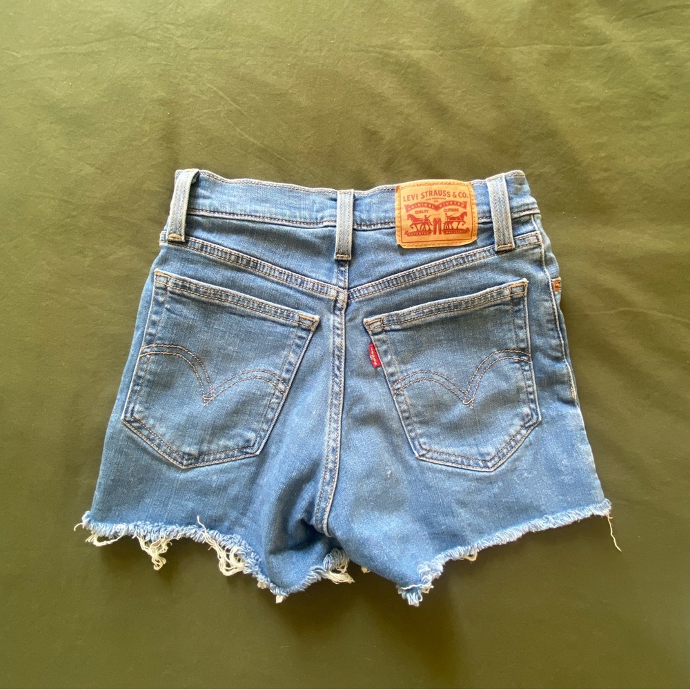 Women’s Levi High Rise Jean Shorts - Saphire Dust